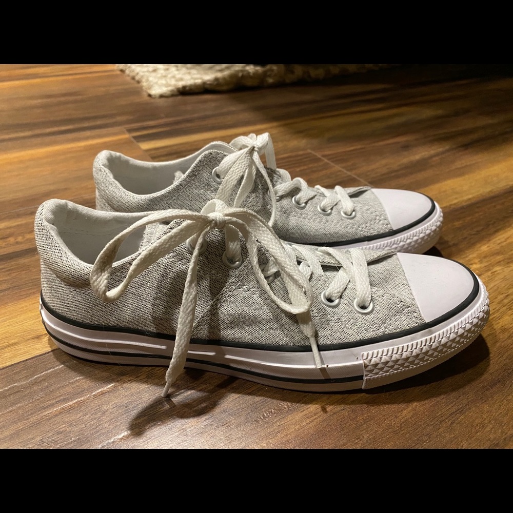 Women’s Converse Size 8